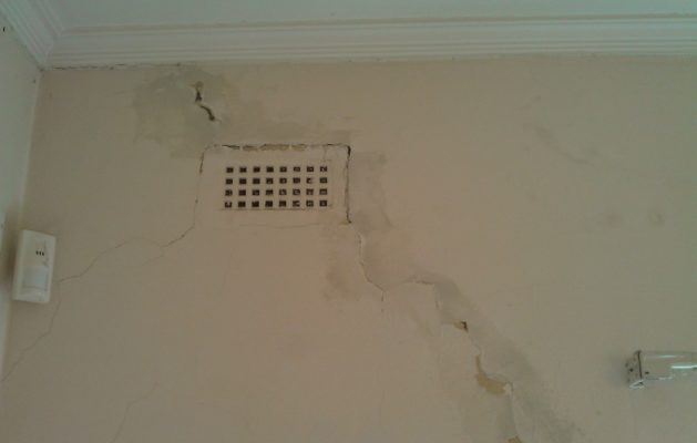 Specialising in the repair of walls and ceilings, Holes, Cracks, Flaking/ peeling paint, Water Stains, Dirty walls & ceilings